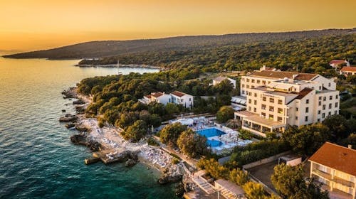 La Luna Island Hotel - All inclusive odmor s uključenom masažom - Posebna akcija, Lun, otok Pag, Hrvatska - 309 EUR - 2x noćenje u dvokrevetnoj Standard sobi s pomoćnim ležajem za 2 osobe (1 dijete do 11,99 godina i 1 dijete do 4,99 godina besplatno), All inclusive