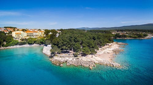 Sunny Krk by Valamar - Obiteljski ljetni odmor i opuštanje za kraj ljeta na Krku, Krk, Hrvatska - 780 EUR - 3x noćenje u renoviranoj sobi „Room for 2+1 morska strana" za 3 osobe, Sunny Breakfast & Brunch in Sunny Dinner