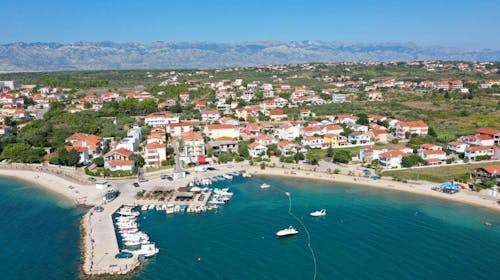 Hotel Beni - Last minute pozdrav ljetu u Dalmaciji, Vrsi, Dalmacija, Hrvatska - 480 EUR - 4x noćenje u dvokrevetnoj sobi za 2 osobe (2 djece do 6 godina besplatno), Polupansion