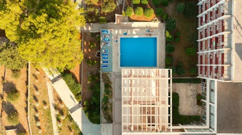Hotel Hvar - All inclusive ljeto na Hvaru, Jelsa, otok Hvar, Dalmacija, Hrvatska - 675 EUR - 3x noćenje u Comfort dvokrevetnoj sobi s pomoćnim ležajem i balkonom (morska strana) za 2 osobe (1. dijete do 11,99 godina i 2. dijete do 2,99 godina besplatno), All Inclusive s uključenim pićem uz obroke