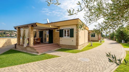 Resort Lando - Početak ljeta u camping vilama na Rabu, Kampor, Rab, Hrvatska - 366 EUR - 2x noćenje u Standard ili Superior camping vili za 6 osoba, Korištenje vanjskog grijanog bazena