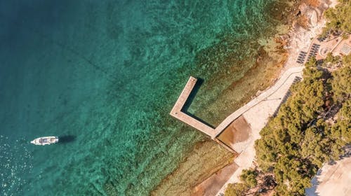 Aminess Younique Senses Resort - Obiteljski ljetni all inclusive light na Hvaru, Vrboska, otok Hvar, Hrvatska - 763 EUR - 4x noćenje u dvokrevetnoj Superior sobi s balkonom za 2 osobe (1 dijete do 9,99 godina besplatno), All inclusive light