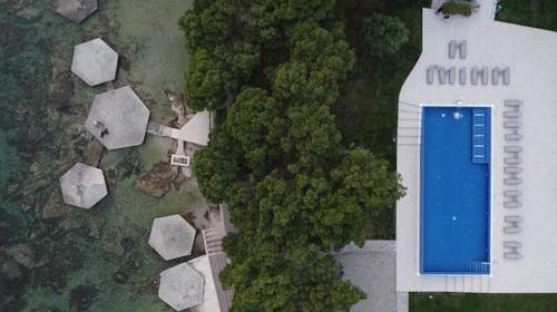 Villa Arausa - Obiteljski all inclusive light kraj ljeta uz more, Vodice, Dalmacija, Hrvatska - 320 EUR - 2x noćenje u dvokrevetnoj Standard sobi s balkonom morska strana za 2 osobe (1 dijete do 11,99 godina i 2. dijete do 2,99 godina besplatno), All inclusive light
