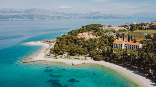 Aminess Vival Casa Velaris - Ljeto na Braču za parove, Supetar, otok Brač, Dalmacija, Hrvatska - 1.453 EUR - 7x noćenje u dvokrevetnoj Standard sobi za 2 osobe (1 dijete do 2,99 godina besplatno), Polupansion