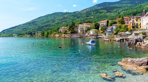 Hotel Lovran - Last minute ljetni vikend odmor u Lovranu, Lovran, Hrvatska - 240 EUR - 2x noćenje u dvokrevetnoj Standard sobi s pogledom na ulicu za 2 osobe (1 dijete do 6,99 godina besplatno), Buffet doručak