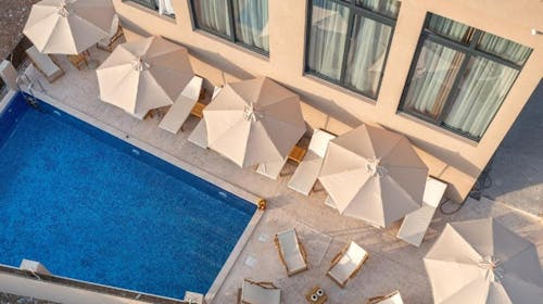 Hotel D'iman - Vrhunski ljetni odmor uz more, Dobre Vode, Crna Gora - 99 EUR - 2x noćenje u dvokrevetnoj Superior sobi za 2 osobe (1 dijete do 12 godina i 1 dijete do 2 godine besplatno), Korištenje bazena