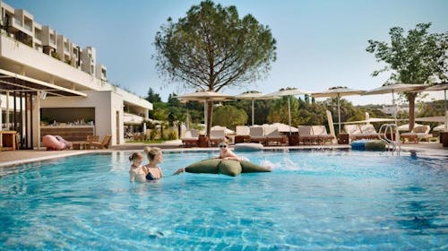 Arba Resort, Valamar Collection - All inclusive ljeto za velike obitelji na Rabu, Rab, Hrvatska - 1.501 EUR - 2x noćenje u ''sobi 4+2'' za 4 osobe (2 djece do 13,99 godina besplatno), All inclusive