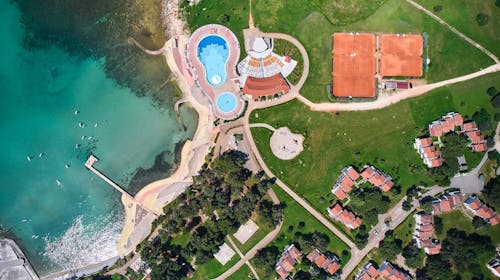 Apartmani Polynesia Plava Laguna - Kraj ljeta u Istri uz polupansion, Umag, Istra, Hrvatska - 298 EUR - 3x noćenje u Studio Economy apartmanu 2+1 strana park za 2 osobe (dijete do 4,99 godina besplatno), Polupansion (doručak i večera)