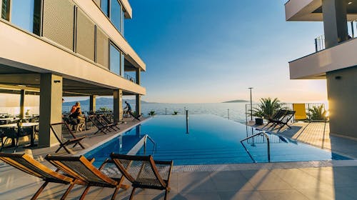 Morenia All Inclusive Resort - All inclusive ljeto s animacijom, Podaca, Makarska rivijera, Dalmacija, Hrvatska - 1.560 EUR - 5x noćenje u Standard sobi s balkonom (strana more) za 2 osobe (1 dijete do 7,99 godina u krevetu s roditeljima besplatno), All inclusive