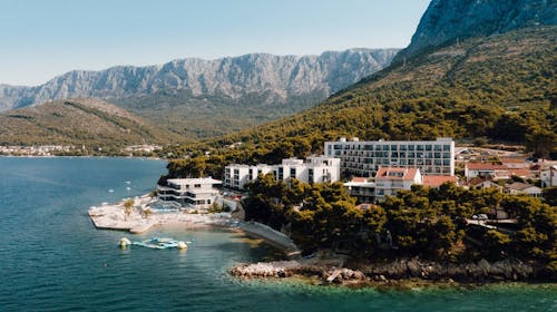 Park Villas by Morenia - All inclusive odmor u Deluxe kamping vile s privatnim bazenom, Podaca, Makarska rivijera, Dalmacija, Hrvatska - 2.210 EUR - 5x noćenje u kamping vili s privatnim grijanim bazenom za do 6 osoba (max. 4 odrasle osobe i 2 djece do 11,99 godina), All inclusive