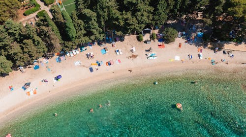 Aminess Vival Casa Velaris - Obiteljski kraj ljeta na Braču, Supetar, otok Brač, Dalmacija, Hrvatska - 619 EUR - 4x noćenje u dvokrevetnoj Comfort sobi s balkonom za 2 osobe (1 dijete do 9,99 godina besplatno), Polupansion
