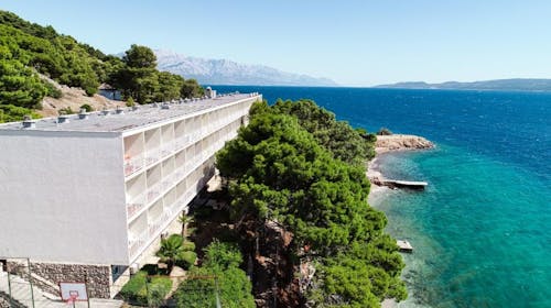 Sagitta Holiday Resort - Obiteljsko ljeto u Omišu - Standard bungalov, Omiš, Dalmacija, Hrvatska - 2.016 EUR - 7x noćenje u Standard bungalovu (2+1) za 2 osobe (1 dijete do 13,99 godina i 1 dijete do 7,99 godina besplatno), All inclusive