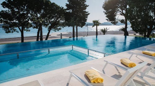 Ilirija Resort - Hotel Adriatic - Last minute zabavno ljeto s punim pansionom, Biograd na Moru, Dalmacija, Hrvatska - 1.009 EUR - 5x noćenje u dvokrevetnoj Comfort sobi za 2 osobe (1 dijete do 12 godina i 1 dijete do 7 godina besplatno), Puni pansion