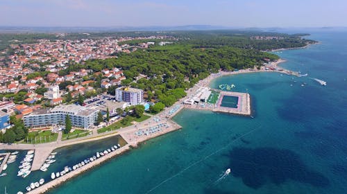 Ilirija Resort - Hotel Adriatic - Zabavno ljeto s punim pansionom, Biograd na Moru, Dalmacija, Hrvatska - 1.795 EUR - 7x noćenje u dvokrevetnoj Superior sobi za 2 osobe (1 dijete do 12 godina i 1 dijete do 7 godina besplatno), Puni pansion
