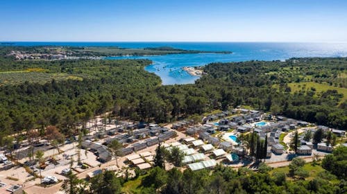 Santa Marina Boutique Camping - Premium glamping, Poreč, Istra, Hrvatska - 190 EUR - 5x noćenje u premium glamping šatoru s 2 spavaće sobe za do 5 osoba (4 odrasle osobe i 1 dijete do 11,99 godina), Posteljina i ručnici