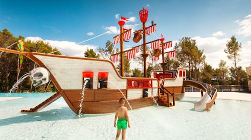 Santa Marina Boutique Camping - Obiteljski odmor u Poreču, Poreč, Istra, Hrvatska - 240 EUR - 3x noćenje u Premium Comfort mobilnoj kućici za 4 osobe (2 djece do 11,99 godina besplatno), Posteljina i ručnici