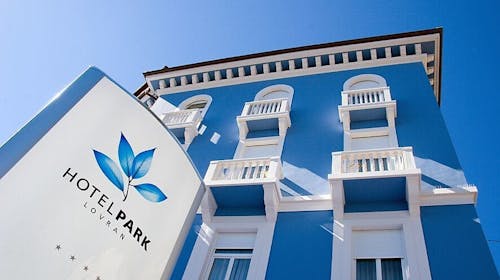Hotel Park - Jesen u Lovranu, Lovran, Hrvatska - 198 EUR - 2x noćenje u dvokrevetnoj Standard sobi za 2 osobe (1. dijete do 13,99 godina i 2. dijete do 2,99 godina besplatno), Polupansion (doručak i večera)