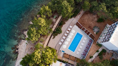Aminess Senses Resort - Obiteljski ljetni all inclusive light na Hvaru, Vrboska, otok Hvar, Hrvatska - 979 EUR - 4x noćenje u dvokrevetnoj Superior sobi s balkonom za 2 osobe (1 dijete do 9,99 godina besplatno), All inclusive light