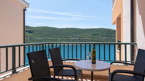 Hotel Adria - Ljetni odmor u Neumu, Neum, Bosna i Hercegovina - 537 EUR - 5x noćenje u dvokrevetnoj sobi za 2 osobe (dijete do 7 godina besplatno), Doručak