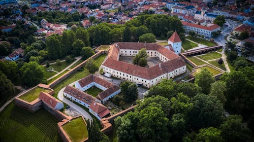 Hotel Bassiana Sarvar - Adults Only odmor, Sárvár, Mađarska - 618 EUR - 5x noćenje u Royal sobi za 2 osobe, Polupansion