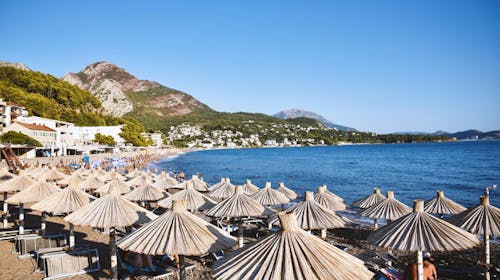 Konoba Akustik Sutomore + Lux Vila Akustik - Ljetni odmor, Sutomore, Crna Gora - 823 EUR - 7x noćenje u dvokrevetnoj sobi u Vili Akustik za 2 osobe, Puni pansion (buffet doručak, ručak i večera) u Konobi Akustik