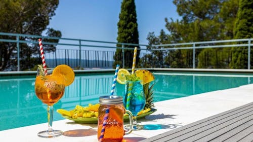 Holiday Resort Ad Turres - Last minute obiteljsko ljeto u Crikvenici - Posebna akcija, Crikvenica, Hrvatska - 549 EUR - 3x noćenje u Standard dvokrevetnoj sobi s balkonom (morska strana) za 2 osobe (2 djece do 11,99 godina besplatno), Polupansion