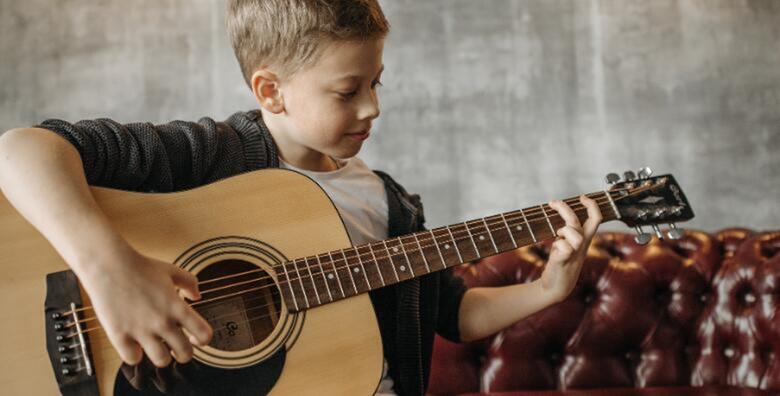 ŠKOLA GITARE - 4 ili 8 školskih sati uz uključene instrumente i materijale u Gitarskoj školi u centru grada
