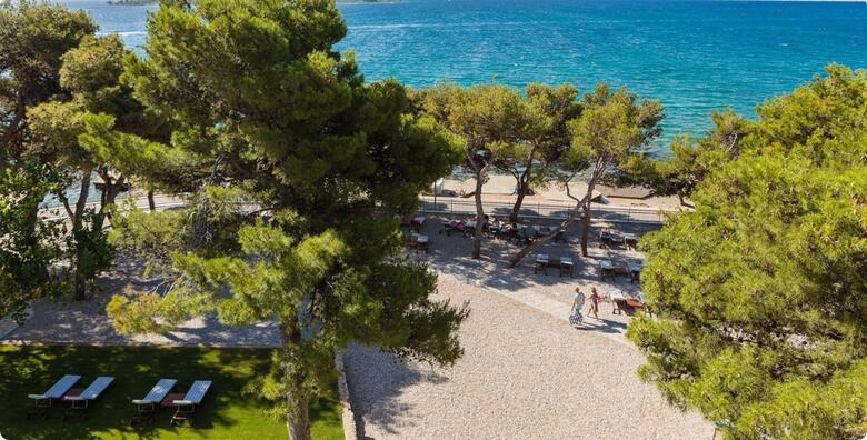 POSEBNA PONUDA! VODICE, Villa Arausana & Antonina 4* - 3 ili 5 noćenja s polupansionom za 2 odraslih i 1 osobe 12+ g. + 1 dijete do 2,99 g.